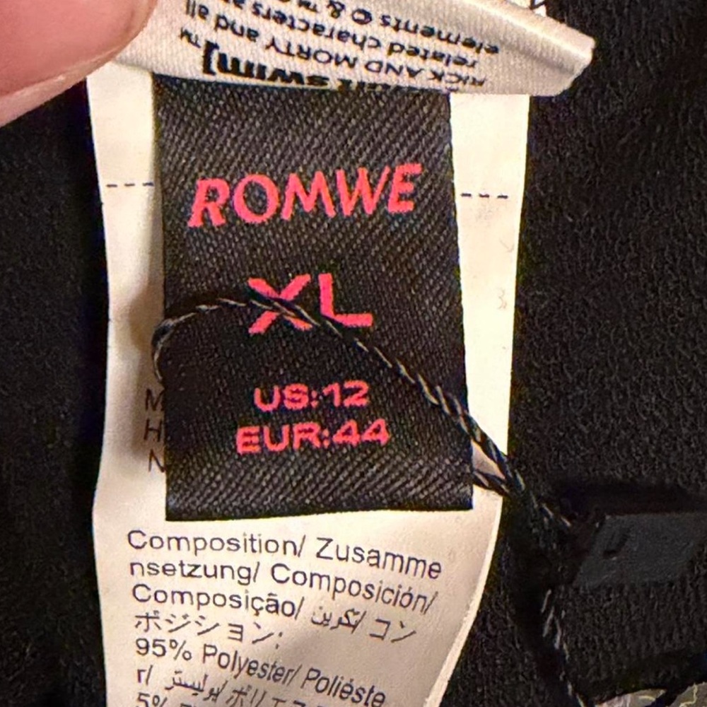 ROMWE Black Rick and Morty Hoodie cropped length size XL nwt punk goth emo alt - Picture 7 of 7